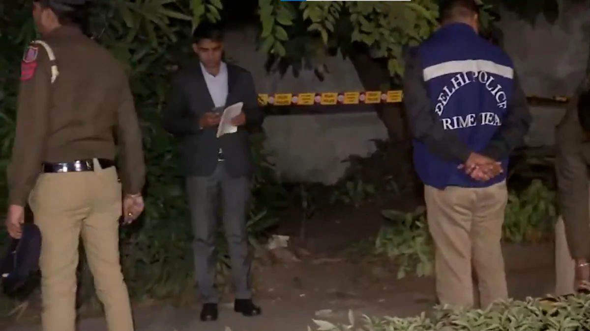 Delhi News: इजरायली दूतावास के पास विस्फोट, मौके पर पहुंची स्पेशल सेल की टीम