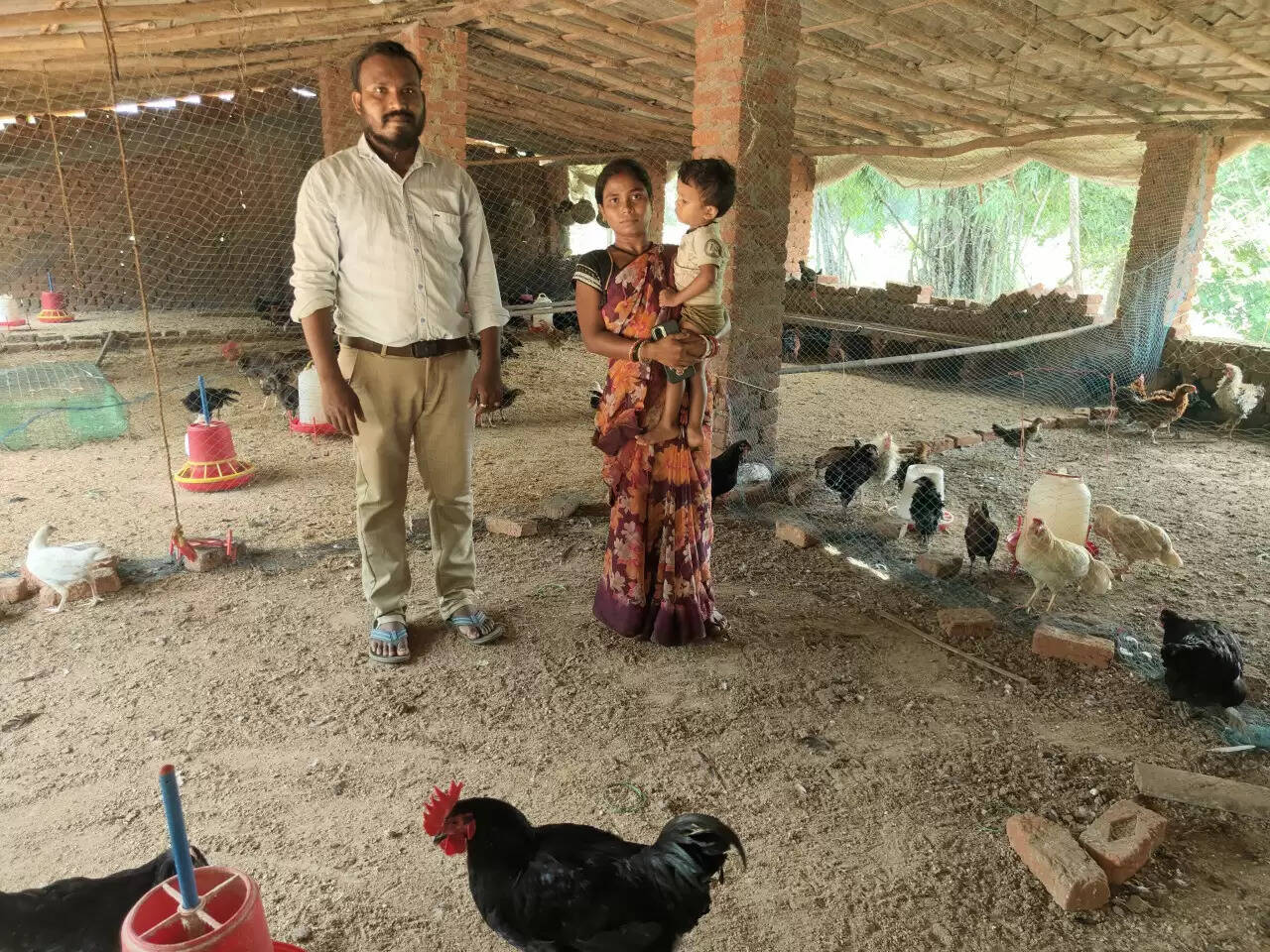 CG News:&nbsp;प्रधानमंत्री रोजगार सृजन कार्यक्रम से हिड़को दंपति को मिला नियमित रोजगार