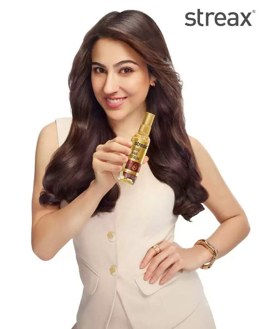 स्&zwj;ट्रीक्&zwj;स शाइन हेयर सीरम की ब्रांड एम्&zwj;बेसेडर बनीं अभिनेत्री सारा अली खान, लॉन्&zwj;च हुआ नया टीवीसी- &lsquo;फ्रिज गॉन, स्&zwj;मूद शाइन ऑन&rsquo;&nbsp;