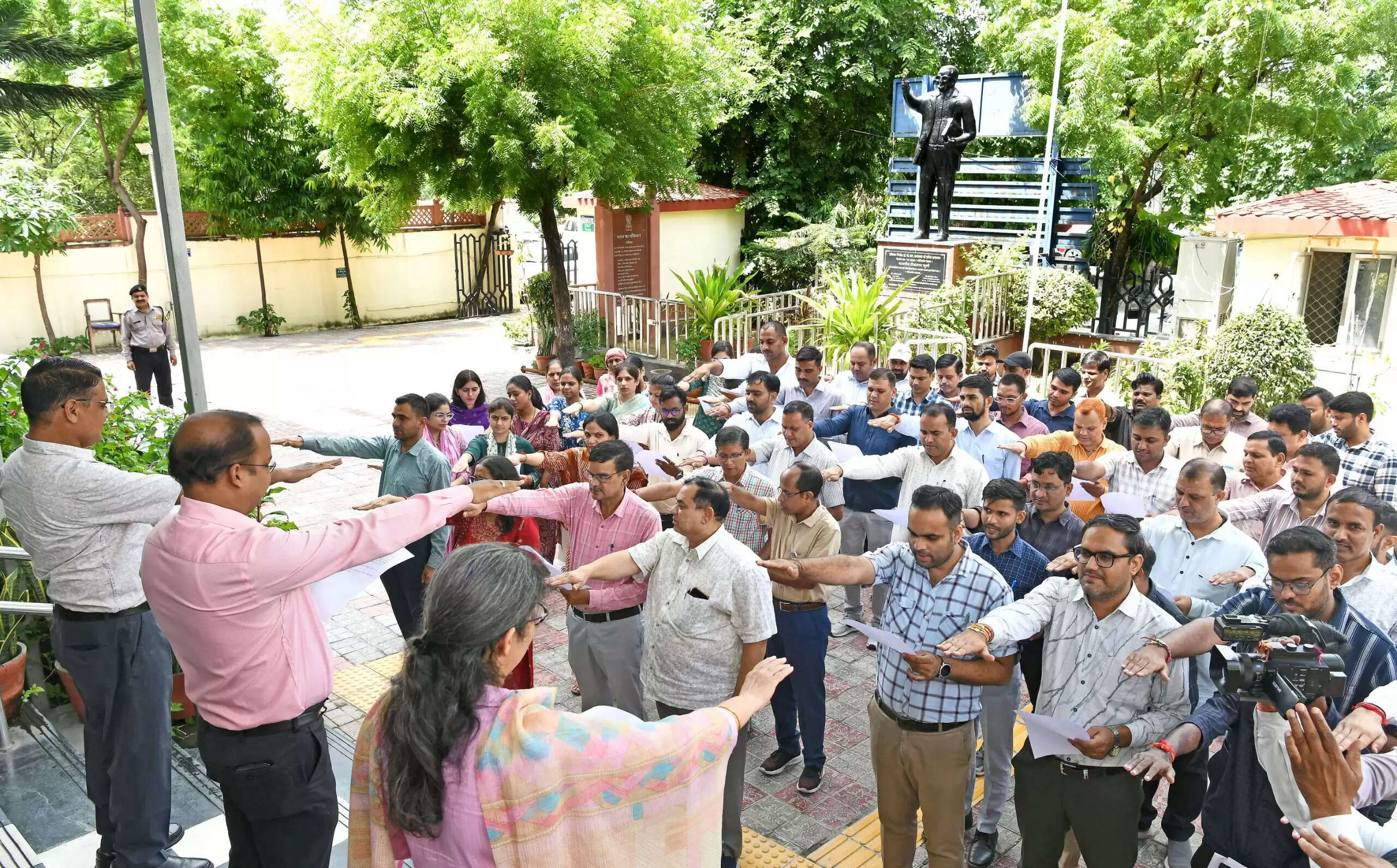 Rajasthan News: नशामुक्त भारत अभियान की 5वीं वर्षगांठ-&nbsp;सामाजिक न्याय एवं अधिकारिता निदेशक आशीष मोदी ने कार्मिकों को दिलाई नशा ना करने की शपथ