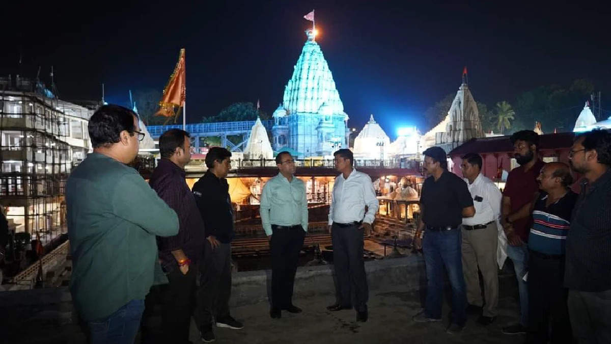 Mahakal lok: धार्मिक नगरी उज्जैन में फेज-2 के निर्माण कार्य ने पकड़ी रफ्तार, कमिश्नर ने दिए खास निर्देश