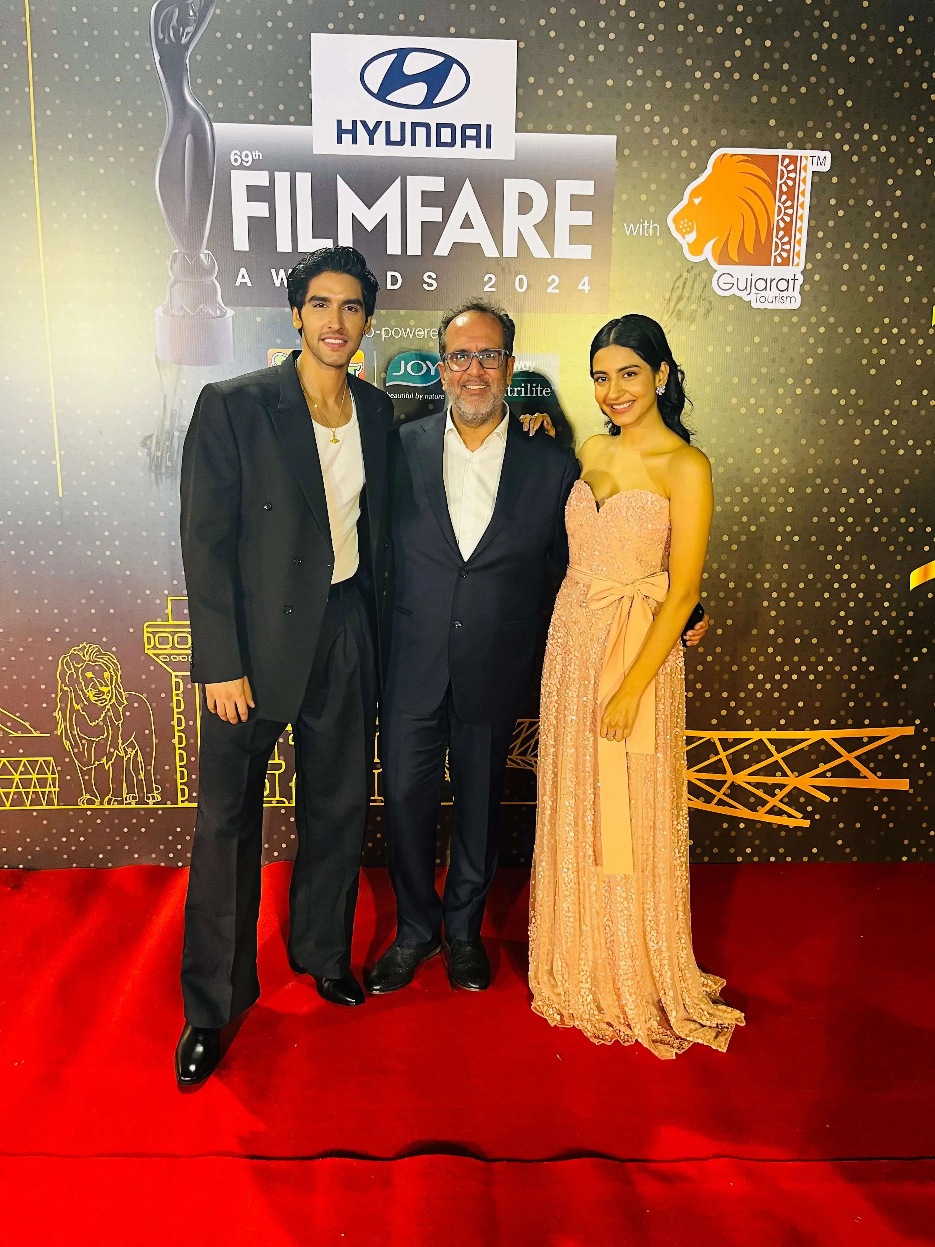Aanand L Rai Presents Nakhrewaalii's Fresh Faces On The Red Carpet