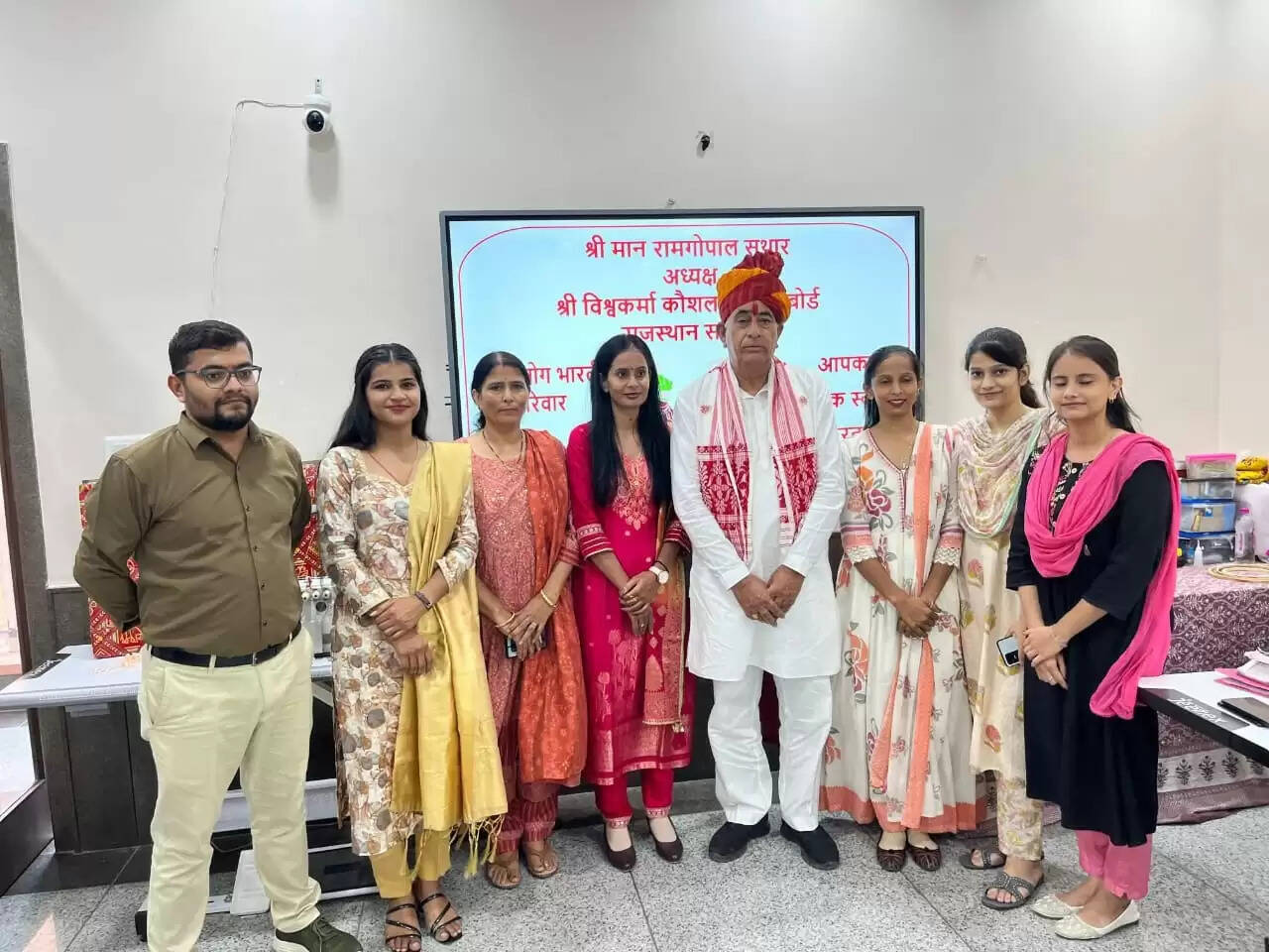 Rajasthan News: अध्यक्ष&nbsp;रामगोपाल सुथार ने जोधपुर में लघु भारती उद्योग सेंटर का किया निरीक्षण, प्रतिभागियों से किया संवाद