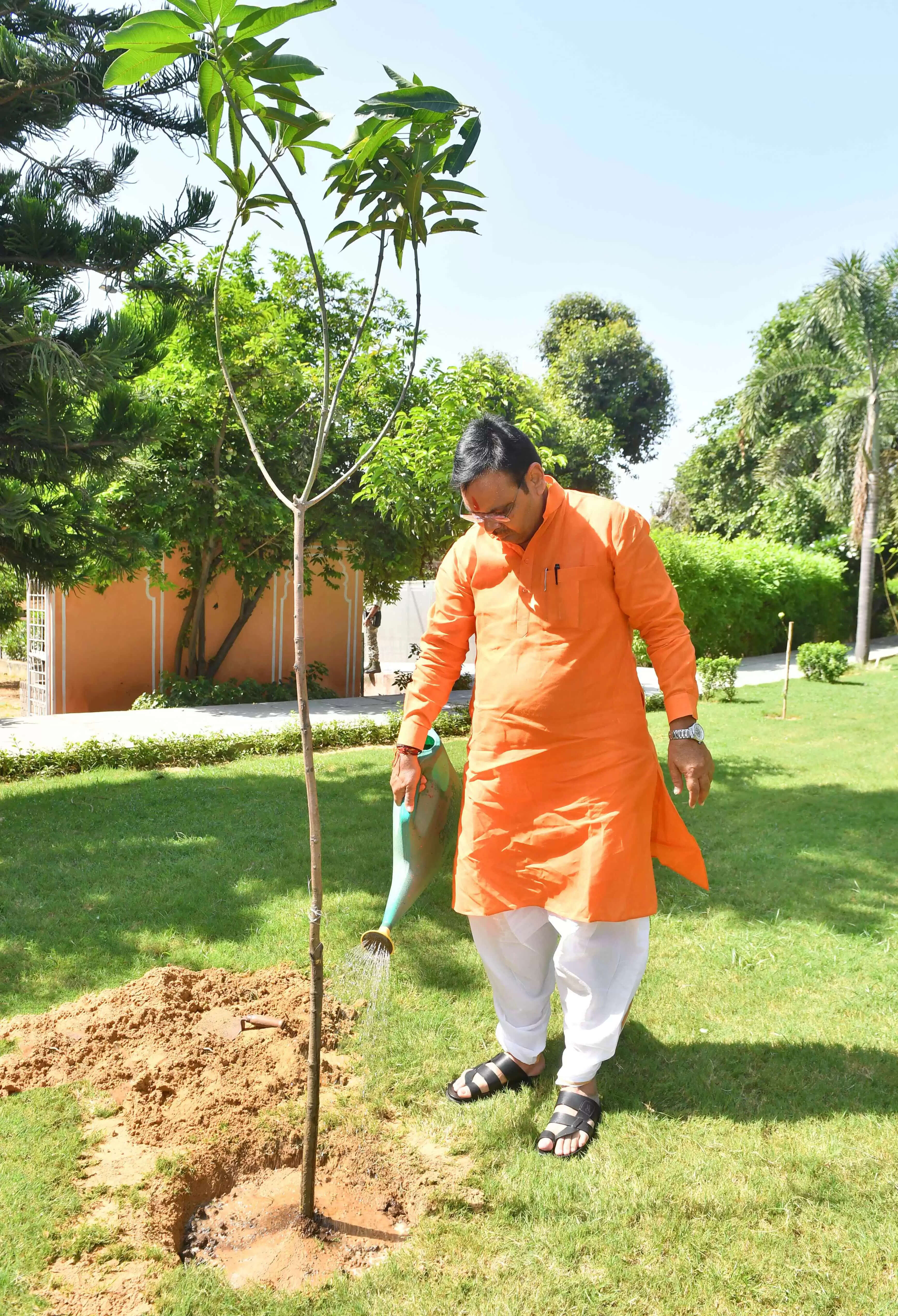CM भजनलाल शर्मा ने &lsquo;एक पेड़-मां के नाम&rsquo; अभियान के तहत किया पौधारोपण, दिया पर्यावरण संरक्षण का संदेश, पेड़ लगाने का किया आह्वान