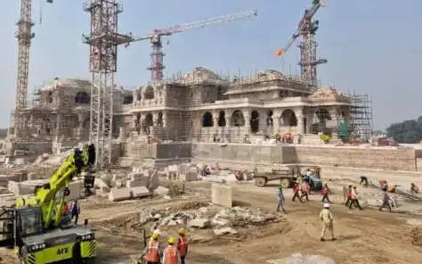राम मंदिर प्राण प्रतिष्ठा के दिन केंद्र सरकार का बड़ा ऐलान, हाफ-डे के लिए खुलेंगे सरकारी दफ्तर