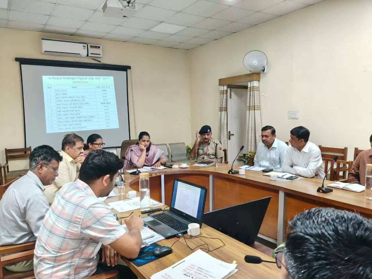 Sriganganagar News: जिले में उर्वरकों की जमाखोरी और कालाबाजारी की हो नियमित मॉनिटरिंग:&nbsp;जिला कलक्टर&nbsp;मंजू&nbsp;