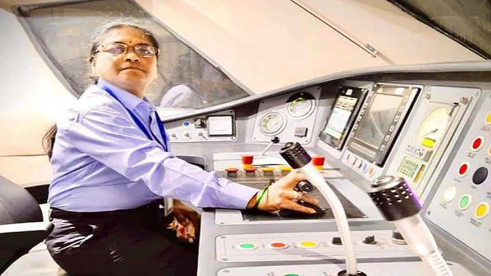 सुरेखा यादव बनीं वंदे भारत एक्सप्रेस की पहली महिला लोको पायलट, PM मोदी ने तारीफ में कहीं ये बातें