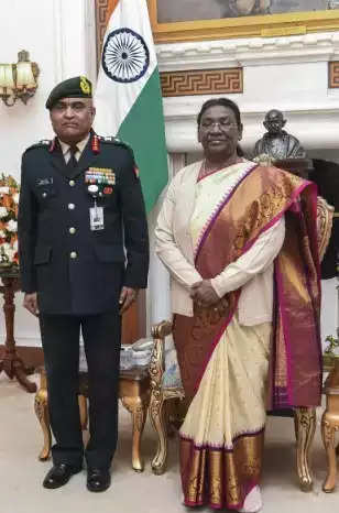 सेना प्रमुख जनरल मनोज पांडे ने की राष्ट्रपति द्रौपदी मुर्मू से मुलाकात