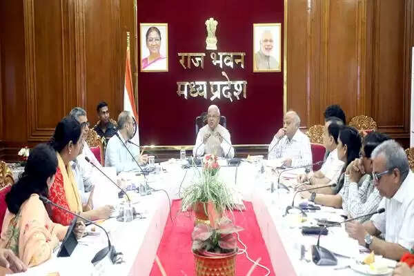 MP News: राज्यपाल पटेल ने हाट बाजारों में सिकल सेल और टीबी स्क्रीनिंग शिविर लगाने के दिए निर्देश&nbsp;