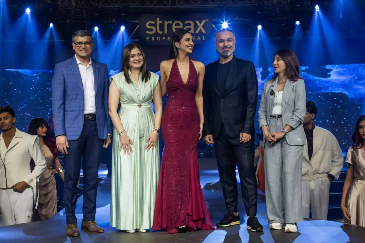Streax Professional with Actress Vaani Kapoor presents the trendsetting EVOQUE Collection at MEGA SHOW 2025 in Mumbai
