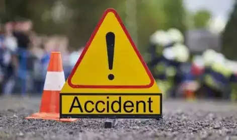 Road Accident: दिल्ली से दरभंगा जा रही कार ने 3 लोगों को रौंदा, 2 लोगो की मौत