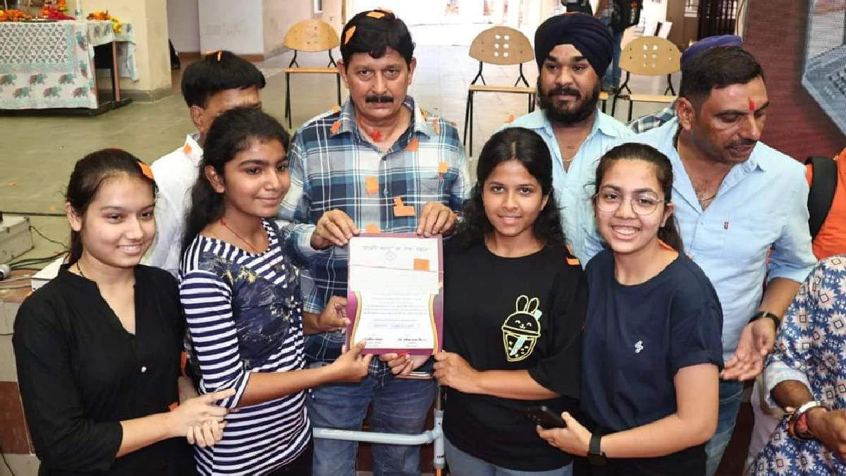 Indore: विधानसभा 2 में हुआ मेधावी छात्रों का सम्मान, विधायक रमेश मेंदोला ने दिया गुरु मंत्र