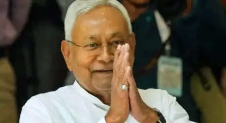 Bihar News: मुख्यमंत्री पद से नीतीश कुमार ने दिया इस्तीफा, आज ही शाम ले सकते हैं दोबारा शपथ