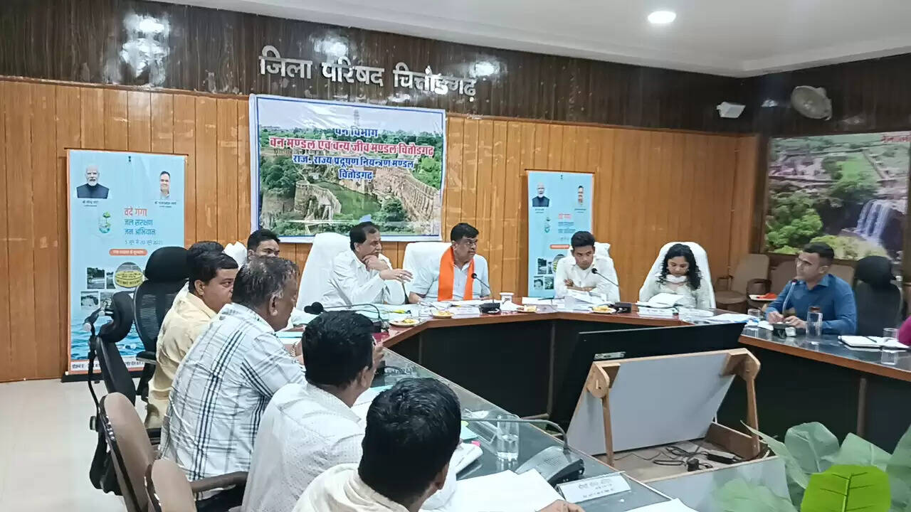 Rajasthan News: वन मंत्री ने ली समीक्षा बैठक, चौकी-नाकों के निरीक्षण व जर्जर भवनों के स्थान पर नवीन भवनों के प्रस्ताव भेजने के दिए&nbsp;निर्देश