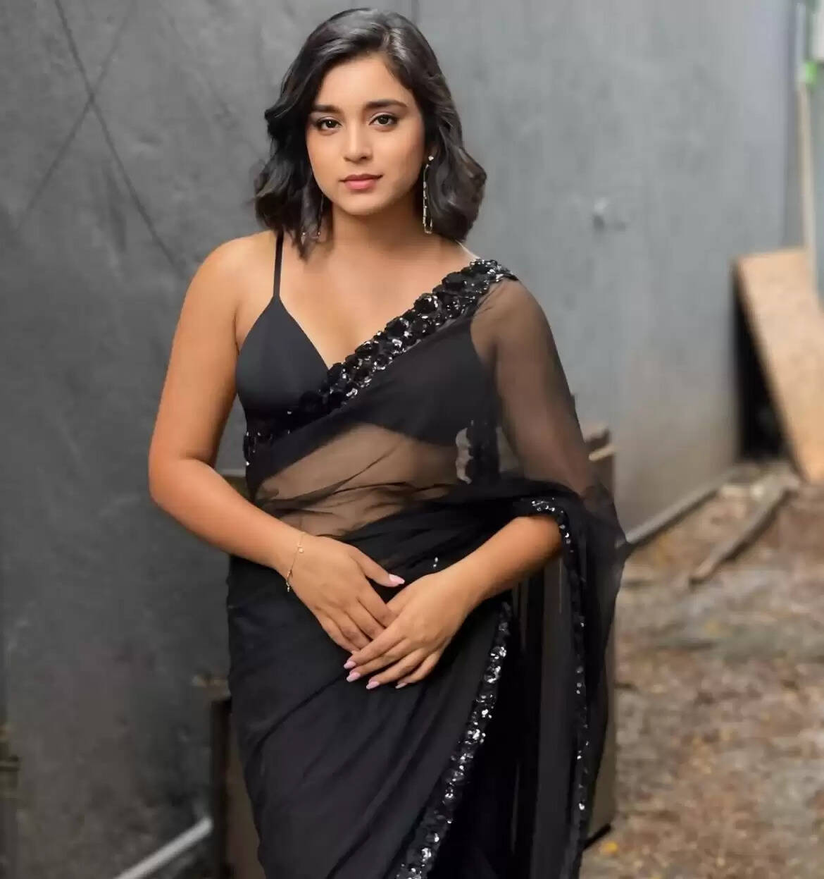 अभिनेत्री सुम्बुल तौकीर: &ldquo;पहले मुझे अपने रंग के कारण कई दिक्कतें झेलनी पड़ीं&rdquo;