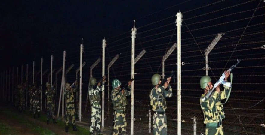 भारत में रात के अँधेरे में घुस रहे पाकिस्तानी घुसपैठिए को BSF ने किया ढेर