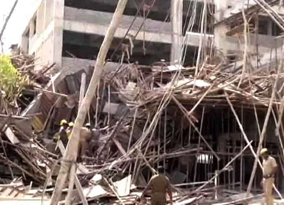 Mumbai में एक निर्माणाधीन इमारत का हिस्सा गिरा, 3 की दबकर मौत, एक की हालत गंभीर