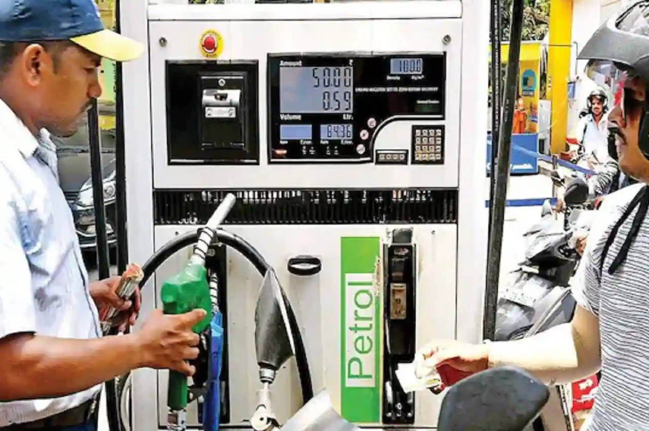 Petrol Diesel Rate: 25 रुपये प्रति लीटर महंगा हुआ डीजल, जानें कितना हुए रेट