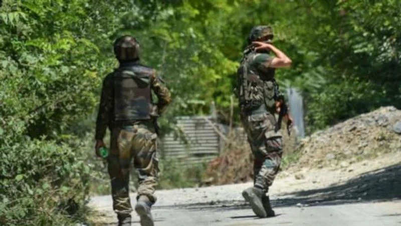 Jammu Kashmir: श्रीनगर में आतंवादियों ने किया ग्रेनेड से हमला, हिजबुल का बड़ा आतंकवादी गिरफ़्तार 