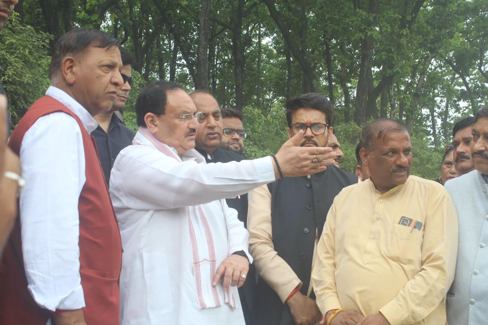  भाजपा के राष्ट्रीय अध्यक्ष जेपी नड्डा ने आपदा प्रभावित क्षेत्र सिरमौरी ताल व कच्ची ढांग का किया दौरा