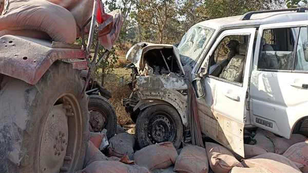 Chhattisgarh: छत्तीसगढ़ के दुर्ग में भीषण सड़क हादसे में 2 लोगों की मौत, 12 घायल