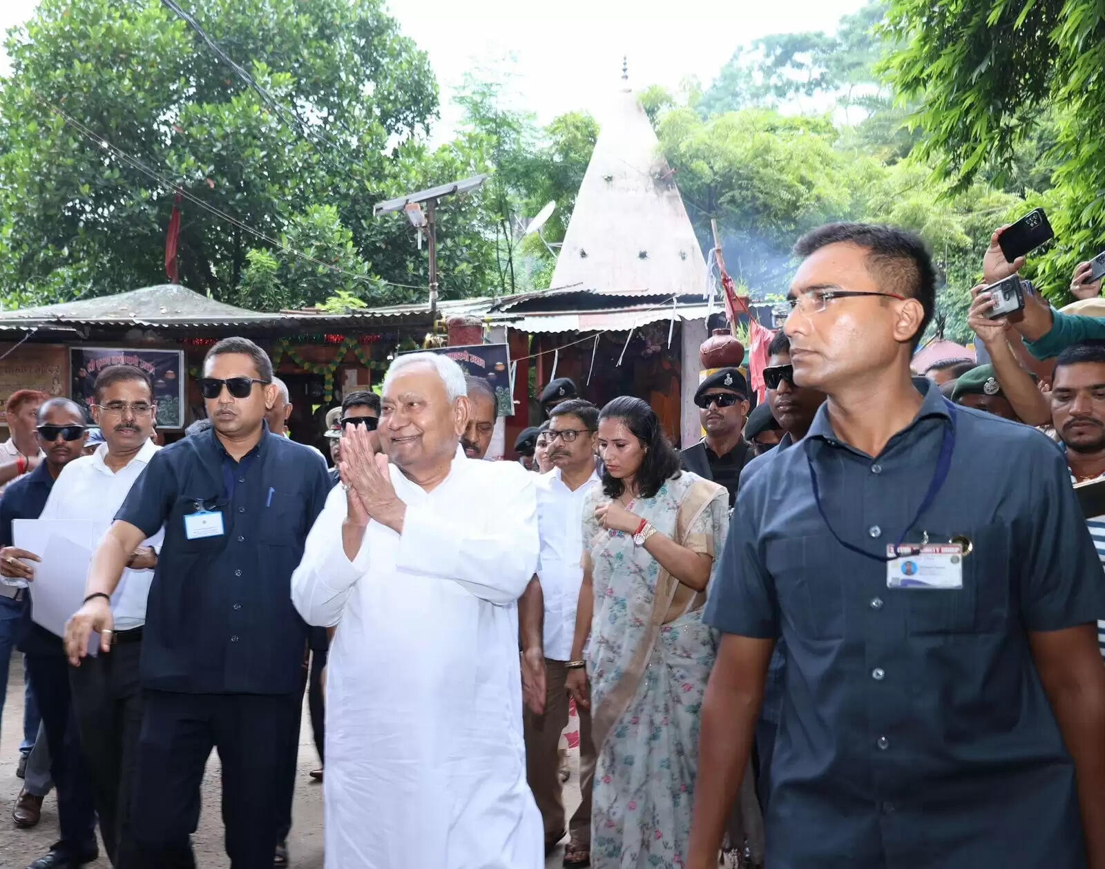 Bihar News: सीएम नीतीश ने जहानाबाद के बाराबर की गुफाओं का किया निरीक्षण, अधिकारियों को दिये आवश्यक निर्देश