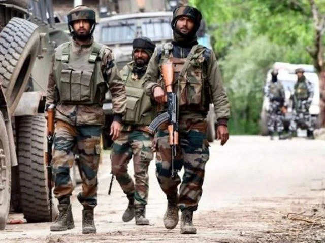 जम्मू-कश्मीर के Pulwama में लश्कर के 3 आतंकी मुठभेड़ में ढेर, हथियार और गोला बारूद बरामद