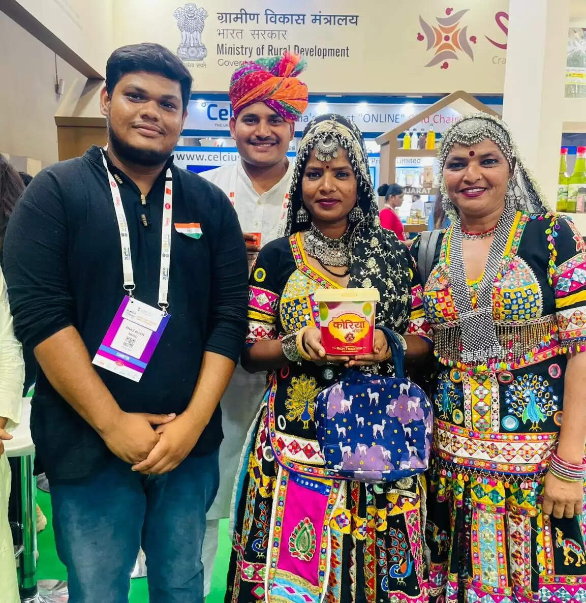 दिल्ली पहुंचा कोरिया जिले का स्वाद; देश की राजधानी में कोरिया के ’अमृत मोदक’ और ‘अमृत अचार’ का भारी मांग