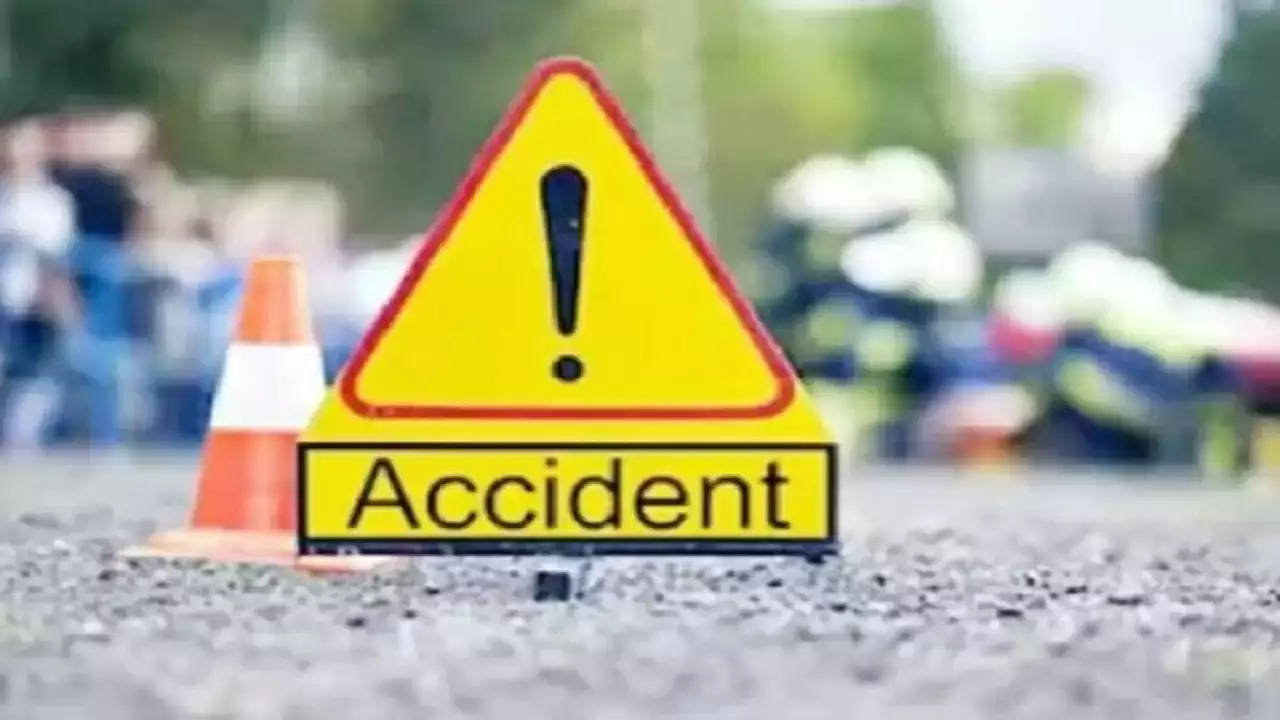 Bahraich News: चार पहिया वाहन सवार तहसील कर्मचारी और रसोइया समेत 4 की सड़क हादसों में मौत