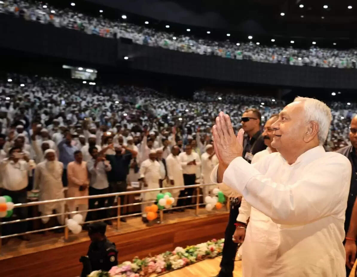 मुख्यमंत्री नीतीश ने बिहार राज्य मदरसा शिक्षा बोर्ड,&nbsp;शताब्दी समारोह का दीप प्रज्ज्वलित कर उद्घाटन किया।