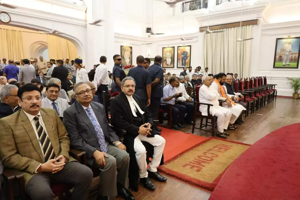 न्यायमूर्ति पवन कुमार बाजंथरी ने पटना हाईकोर्ट के मुख्य न्यायाधीश के रूप में ली शपथ, सीएम नीतीश&nbsp;और अन्य गणमान्य हुए शामिल