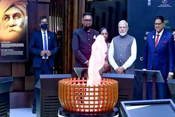 प्रधानमंत्री नरेन्द्र मोदी ने प्रवासी भारतीय दिवस प्रदर्शनी का किया शुभारंभ