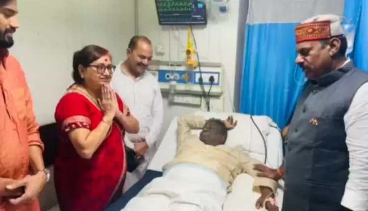 Independence Day 2023: स्वास्थ्य मंत्री डॉ प्रभुराम चौधरी की ध्वजारोहण कार्यक्रम के दौरान तबियत बिगड़ी, अस्पताल में भर्ती
