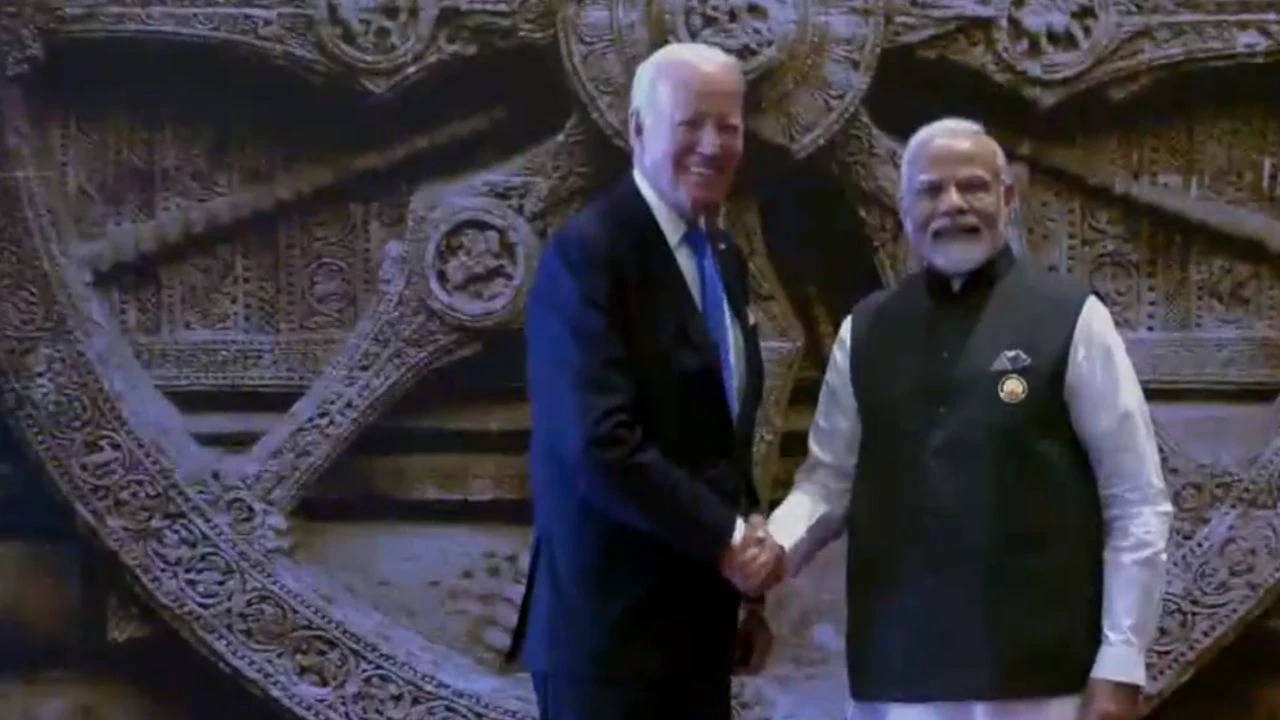 G20 Summit Delhi 2023: जी20 सम्मेलन के लिए दिल्ली पहुंचे फ्रांस के राष्ट्रपति इमैनुएल मैक्रों