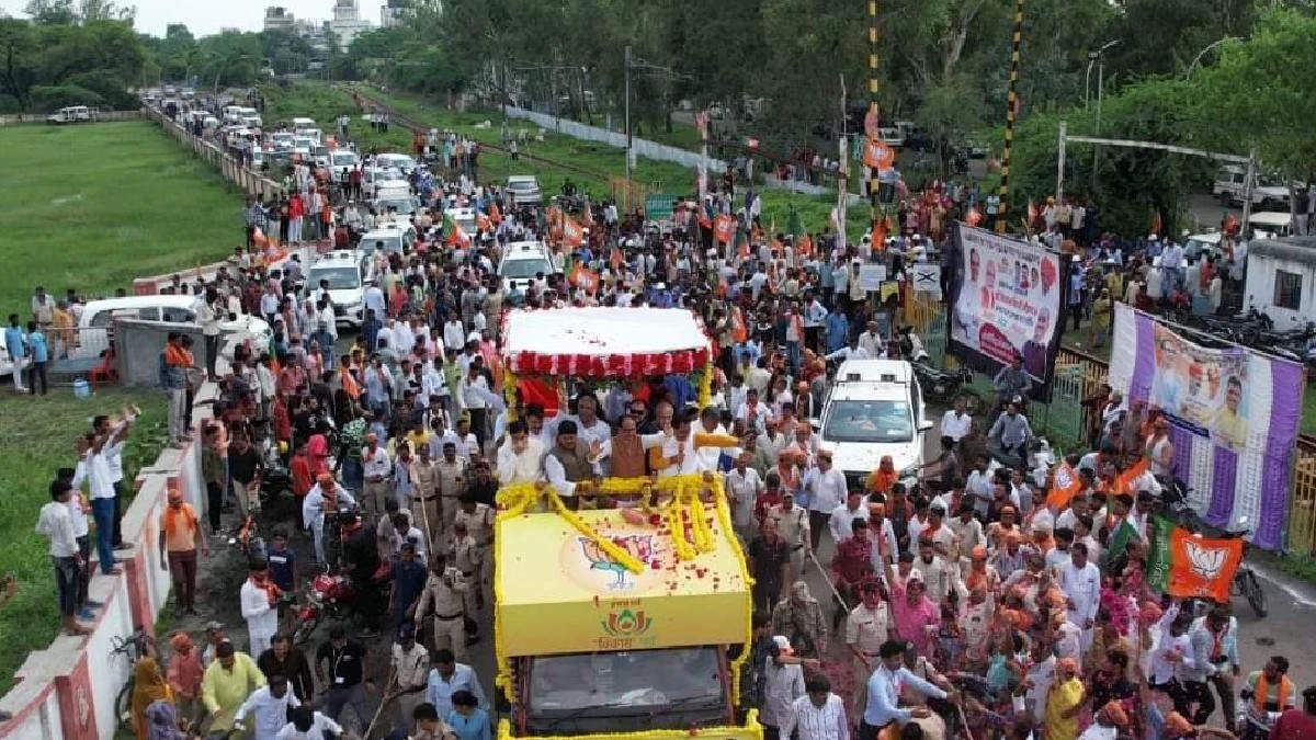 Ujjain News: मुख्यमंत्री शिवराज सिंह चौहान ने नागदा को दी करोड़ों की सौगात, रोड शो में उमड़ी भारी भीड़