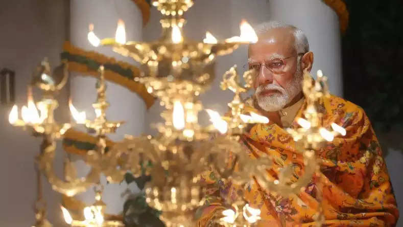 PM नरेंद्र मोदी ने अपने आवास पर 'रामज्योति' जलाकर मनाया दीपोत्सव
