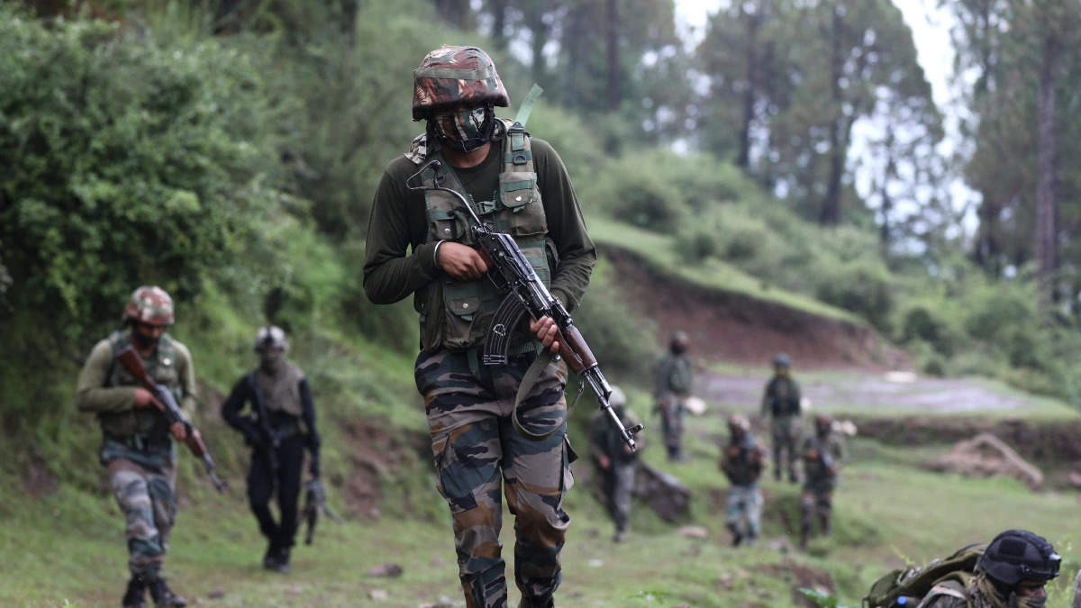 Jammu-Kashmir: जम्मू-कश्मीर के रियासी जिले में आतंकियों से मुठभेड़, एक आतंकी ढेर, 2 जवान घायल
