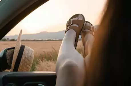 गर्मी में जूते की बजाय पहनें चप्पल, फ्लोटर और सैंडल,जानिए