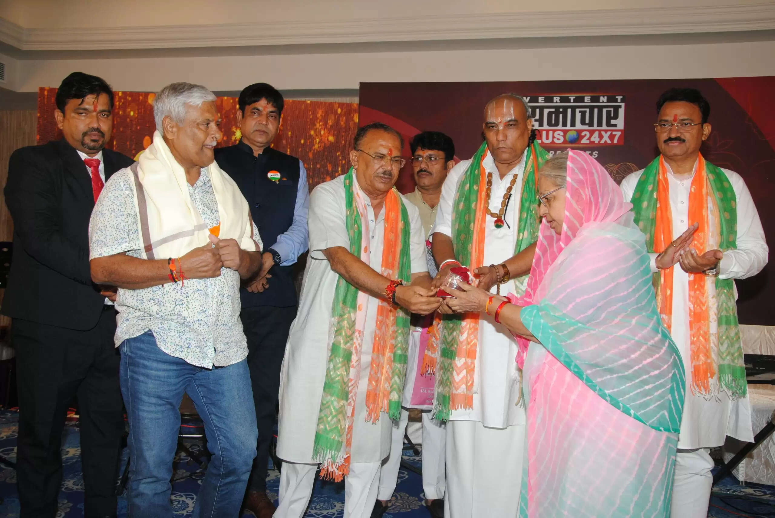 Rajasthan News: सिन्&zwj;दूर वतन के नाम-&nbsp;विधानसभा अध्&zwj;यक्ष वासुदेव देवनानी ने वीरांगनाओं का किया सम्&zwj;मान