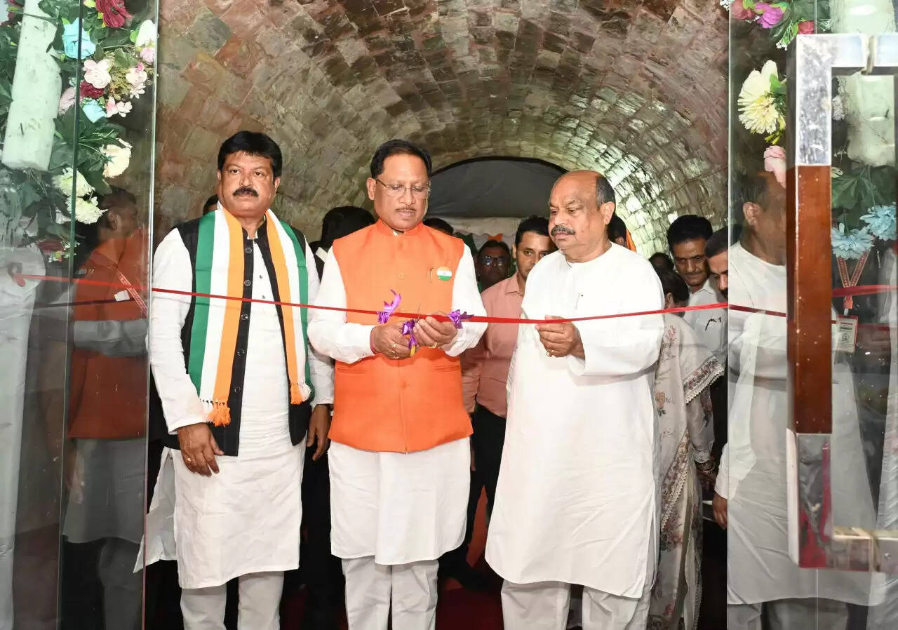 छत्तीसगढ़ रजत महोत्सव फोटो प्रदर्शनी का सीएम विष्णु देव साय ने&nbsp;किया शुभारंभ