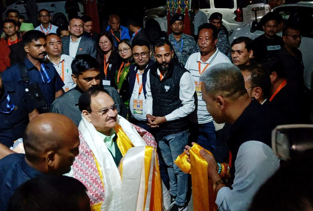 भाजपा के राष्ट्रीय अध्यक्ष जेपी नड्डा, खराब मौसम के कारण सड़क मार्ग से पहुंचे सिक्किम 