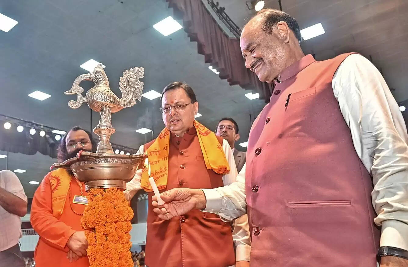 Uttarakhand News: लोकसभा अध्यक्ष ओम बिरला - सीएम धामी ने देव संस्कृति विश्वविद्यालय के इंडियन ए.आई समिट का किया शुभारंभ