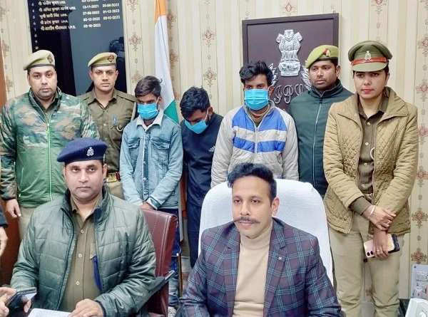 Lucknow: अंडे व्यापारी चंद्र शेखर कुमार से लूट करते हुए 1 नाबालिग समेत 4 आरोपी पकड़े गए