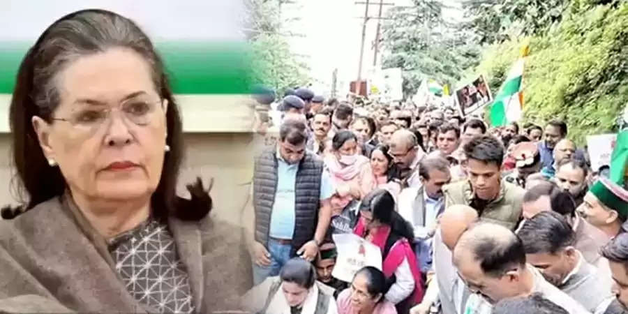 बेटी संग ED के दफ्तर पहुंचीं सोनिया गांधी, कार्रवाई के विरोध में Congress का देशभर में प्रदर्शन
