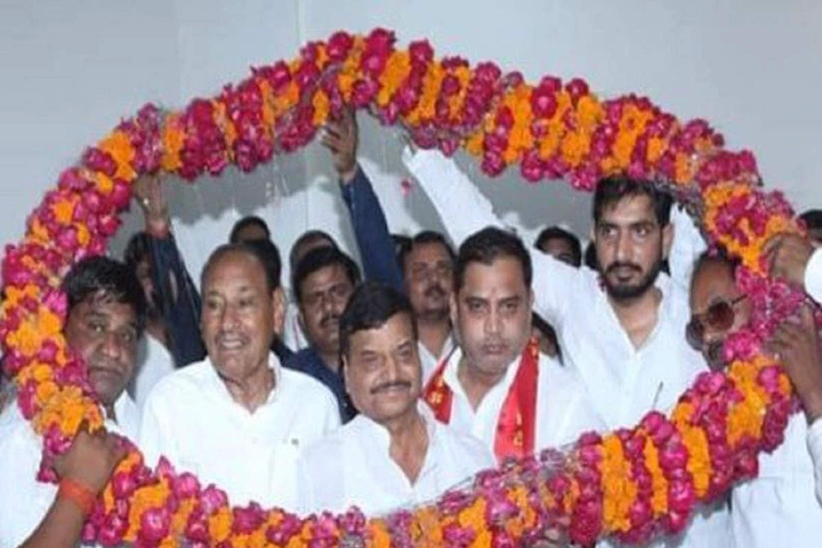 UP News: यूपी नगर निकाय चुनाव में शिवपाल यादव ने दिखाई ताकत, BJP में गए सपा नेता की कराई घर वापसी
